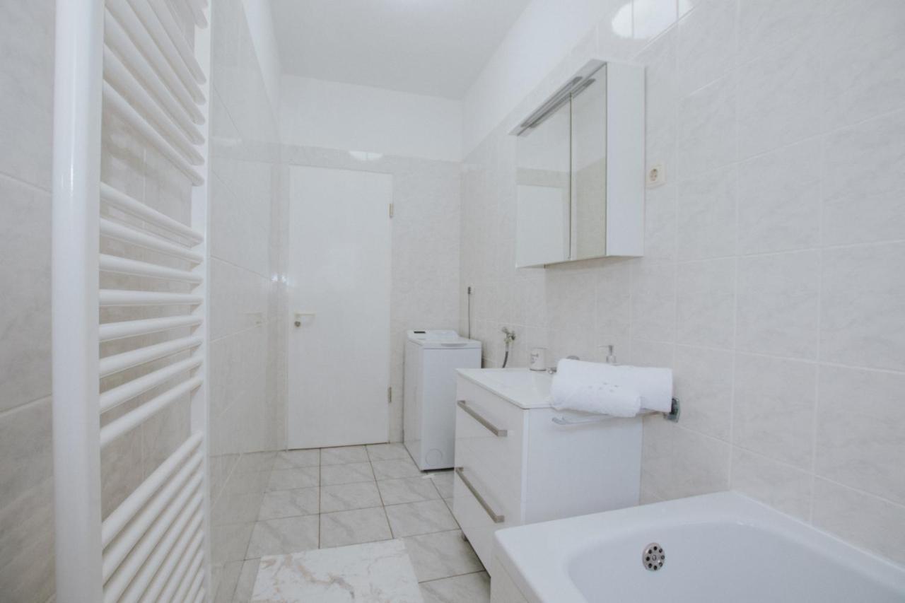 Apartment Deni Солин Екстериор снимка