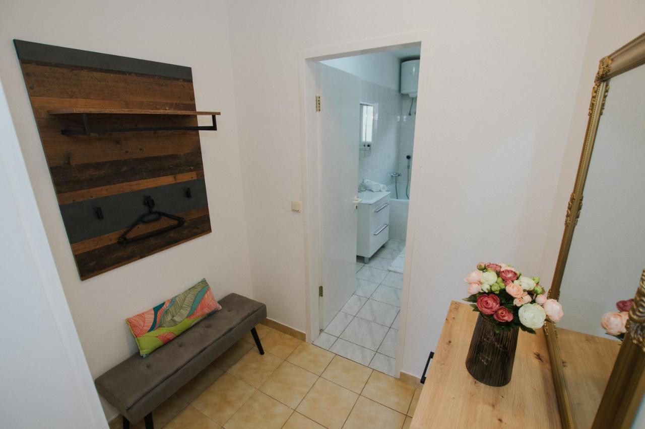 Apartment Deni Солин Екстериор снимка