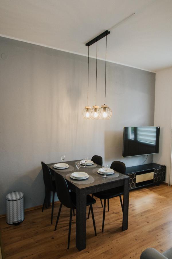 Apartment Deni Солин Екстериор снимка
