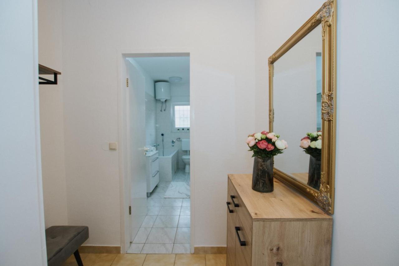 Apartment Deni Солин Екстериор снимка