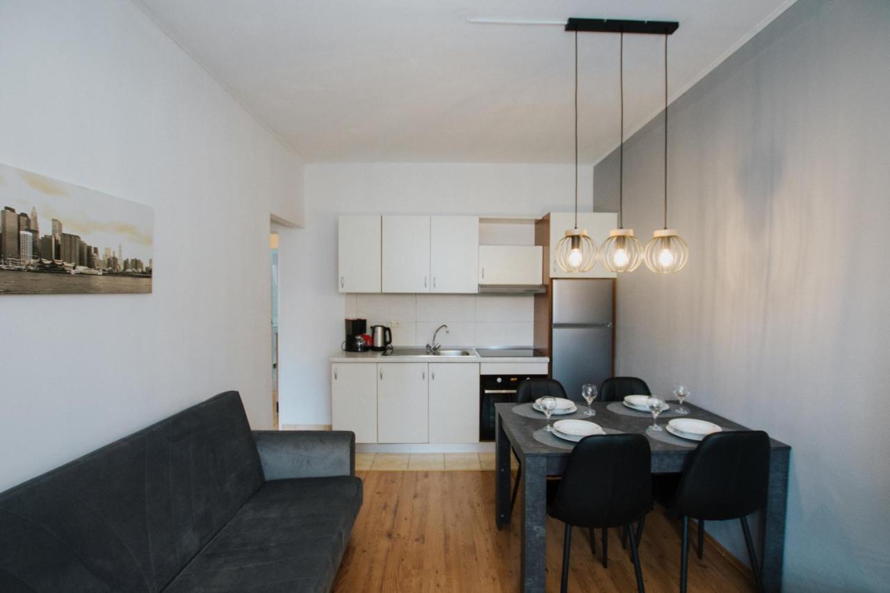 Apartment Deni Солин Екстериор снимка