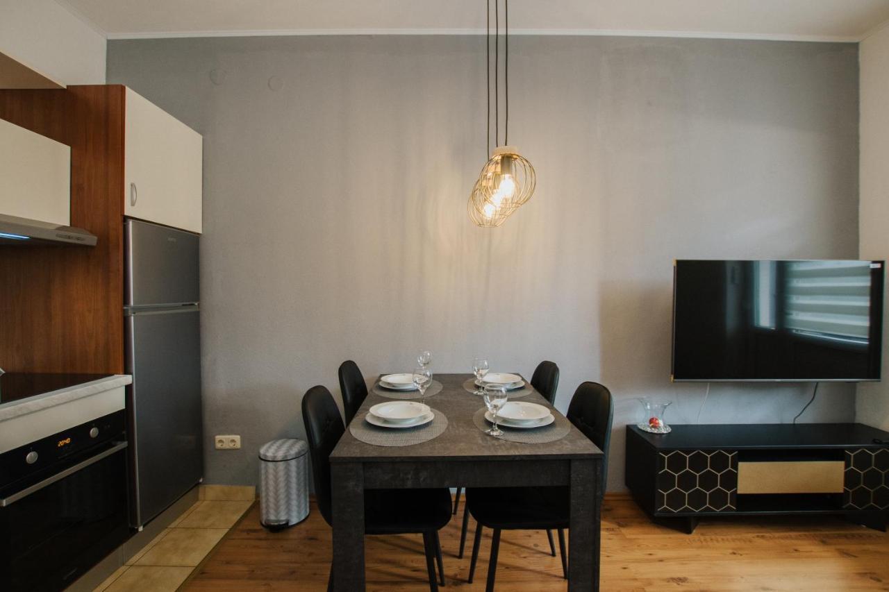 Apartment Deni Солин Екстериор снимка