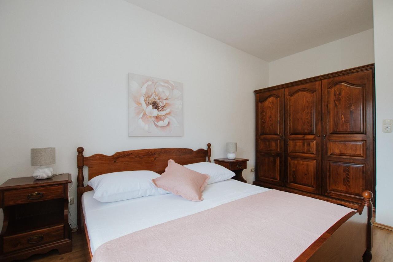 Apartment Deni Солин Екстериор снимка